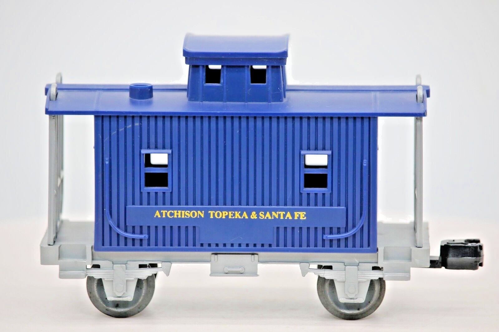 Santa Fe Blue O Gauge 1:48 Lionel Caboose with Knuckle Coupler MPC Era