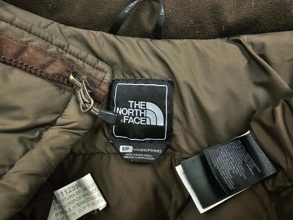 *QUENTE Jaqueta Feminina THE NORTH FACE 700 NUPTSE ESPORTE COLCHA ACOLCHOADA MARROM COLETE P - Imagem 4 de 4