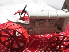 Fordson tractor cast iron toy weighs 1 lb 6 oz. GUC