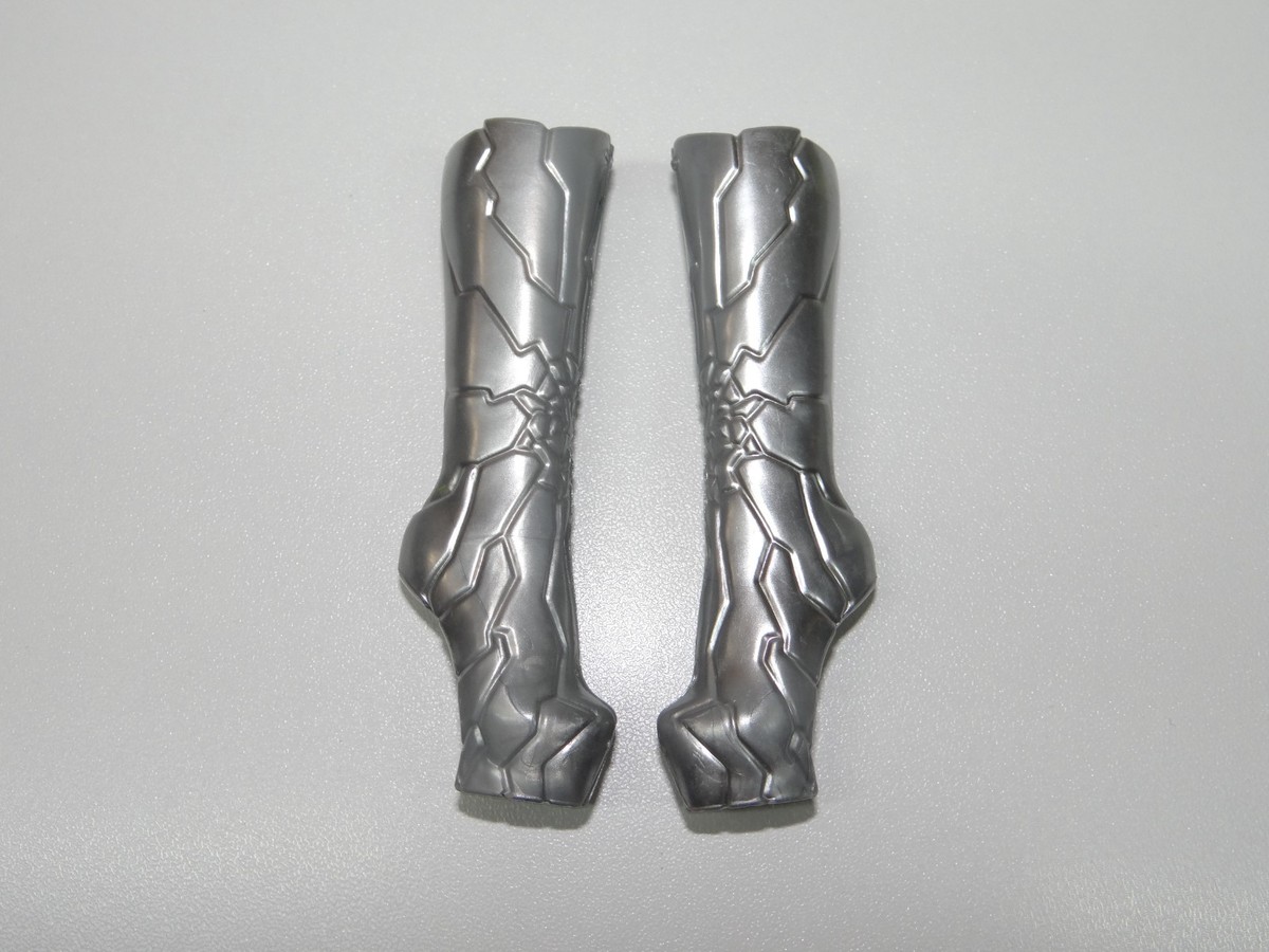 Monster High Catty Noir 13 Wishes Wave Signature Silver