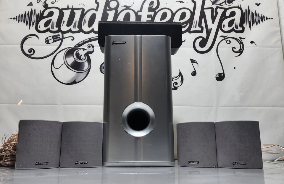 Pioneer FCRW 2700 Heimkinosystem mit 1.876 Fuß Lautsprecherkabel.