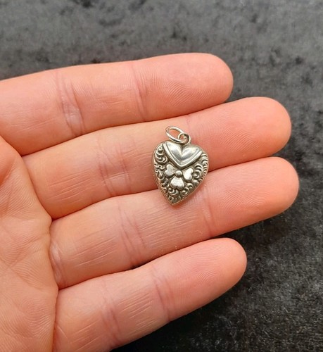 Old Victorian Antique Sterling Silver Ornate Heart Pendant Charm - Picture 3 of 7