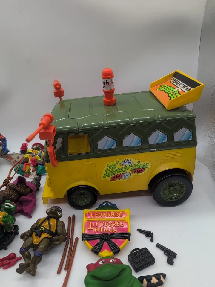 Vintage Teenage Mutant Ninja Turtles Bundle Samurai Party Wagon X 9 Figures - Image 3 of 4