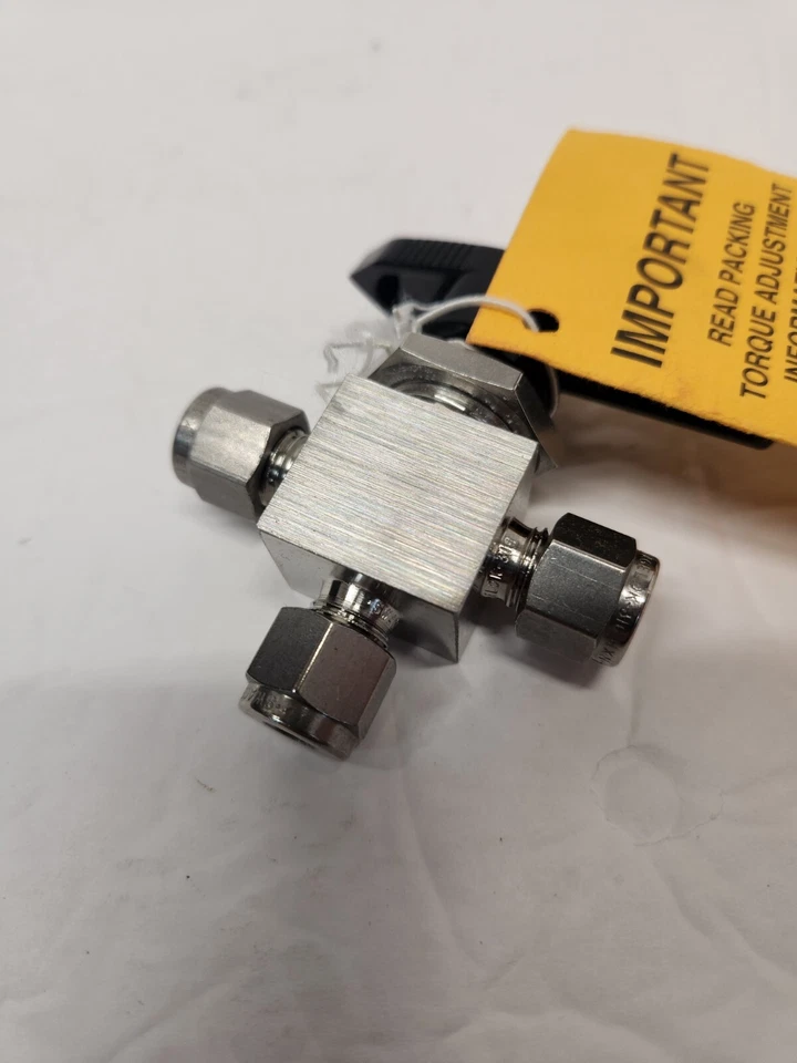 Whitey Swagelok SS-43XS4 1/4" Ball Valve 2500 PSI Stainless Steel ZZP - Image 3 of 4