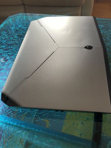 Alienware 15” R2 i7 16GB RAM 256GB SSD GTX 980M Gaming laptop - Picture 11 of 12