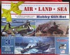 Atlantis AIR LAND SEA MILITARY Gift Set 3 Models Sherman PT Boat Helicopter MIB