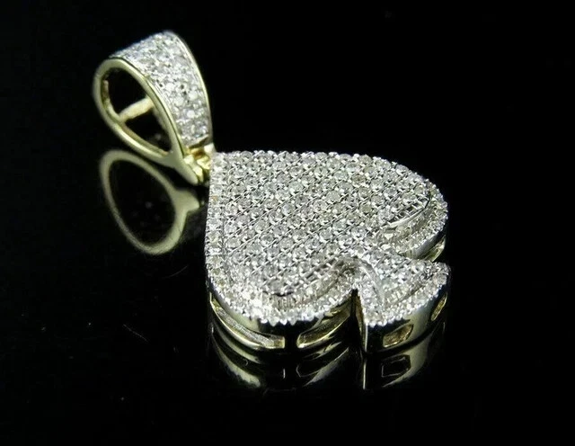 Colgante de hip hop de diamantes de corte redondo de 2,90 quilates para hombre enchapado en oro blanco de 14 quilates Foto 3 de 4