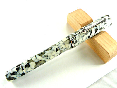BEXLEY FOUNTAIN PEN 5 3/8'' LONG 18K FINE NIB WITH CONVERTER NEVER INKED