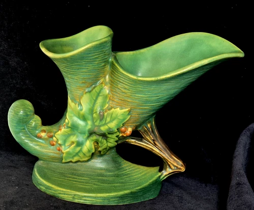 Roseville Pottery Bushberry Pattern Double Cornucopia Vase 155 Matte Green MINT