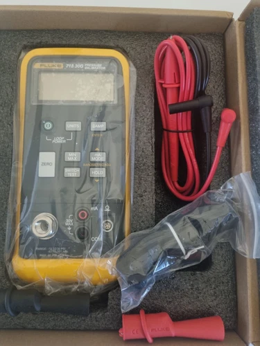 Fluke 718 -30g Pressure Calibrator, 850mbar to 2 bar, -85 - 206.842 KPa. New - Picture 1 of 3
