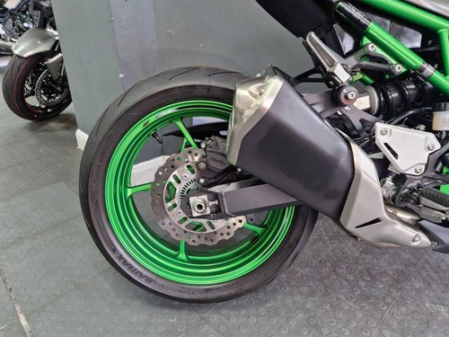 2024 Kawasaki Z900 - Picture 10 of 18