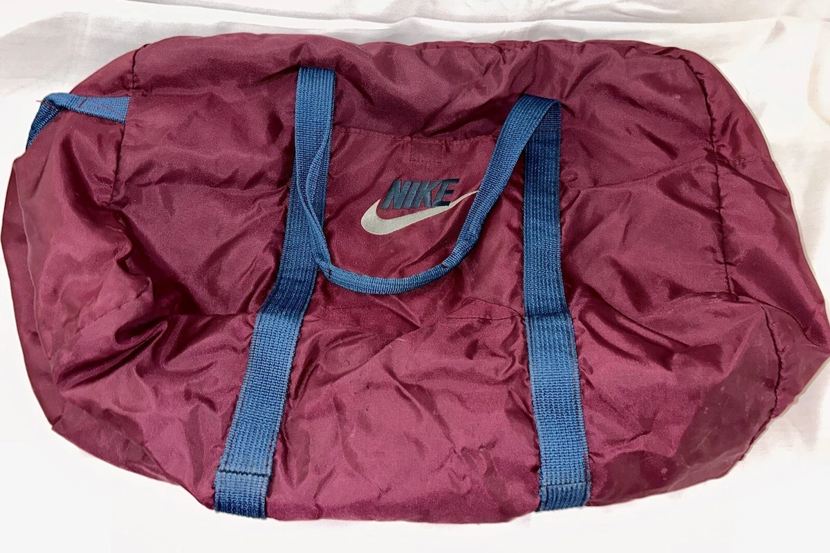 Maroon nike sale duffel bag