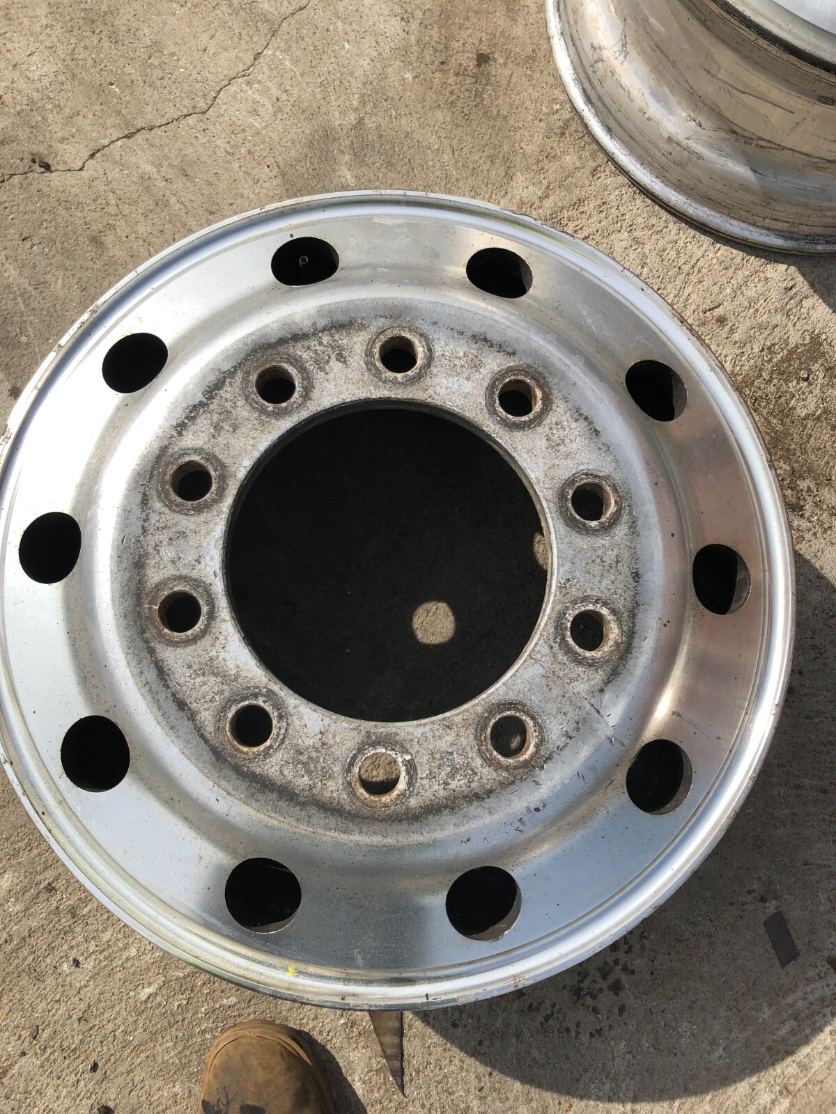 ALCOA 22.5 X 9 ALUMINUM WHEELS TRUCK BUS TRAILER USED WHEELS Large