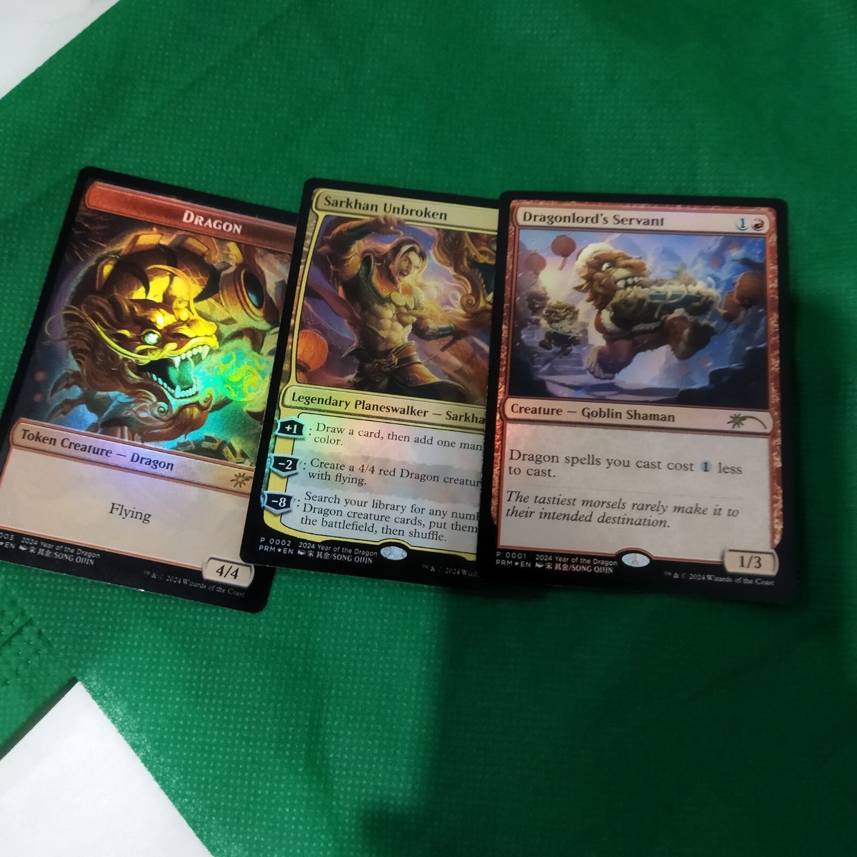 Sarkhan Unbroken + Dragonlord's Servant +Token Year of the Dragon MTG Promo  APAC