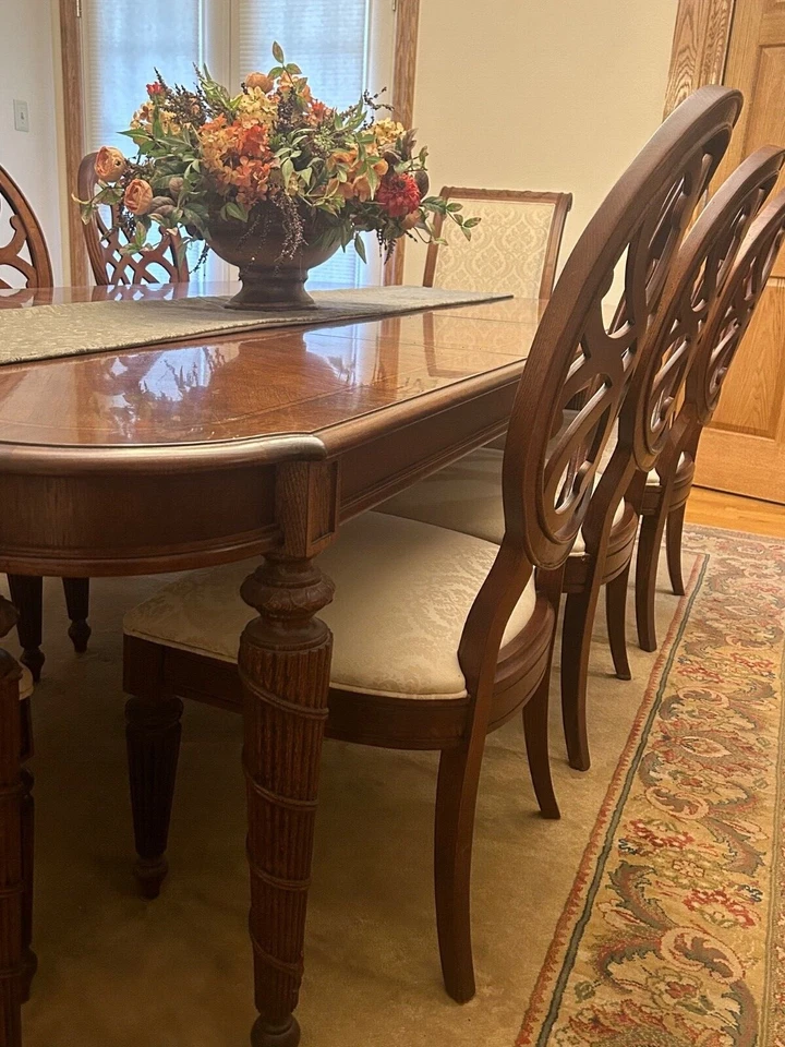 Stanley Dining Room Table, 8 Chairs, China Closet, Buffet - Image 3 of 4