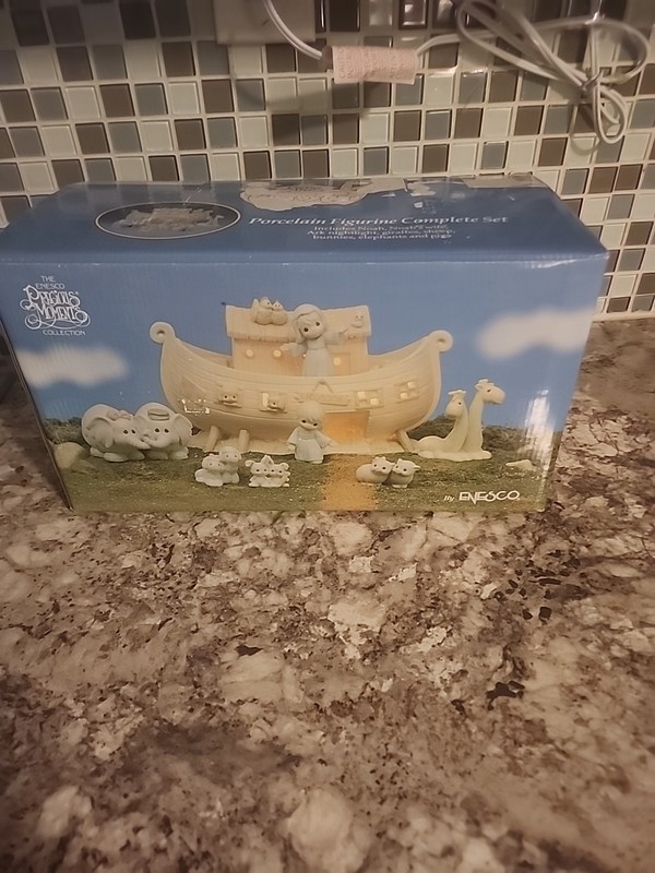 Enesco Precious Moments Noahs Ark 530948 Night Light  Complete