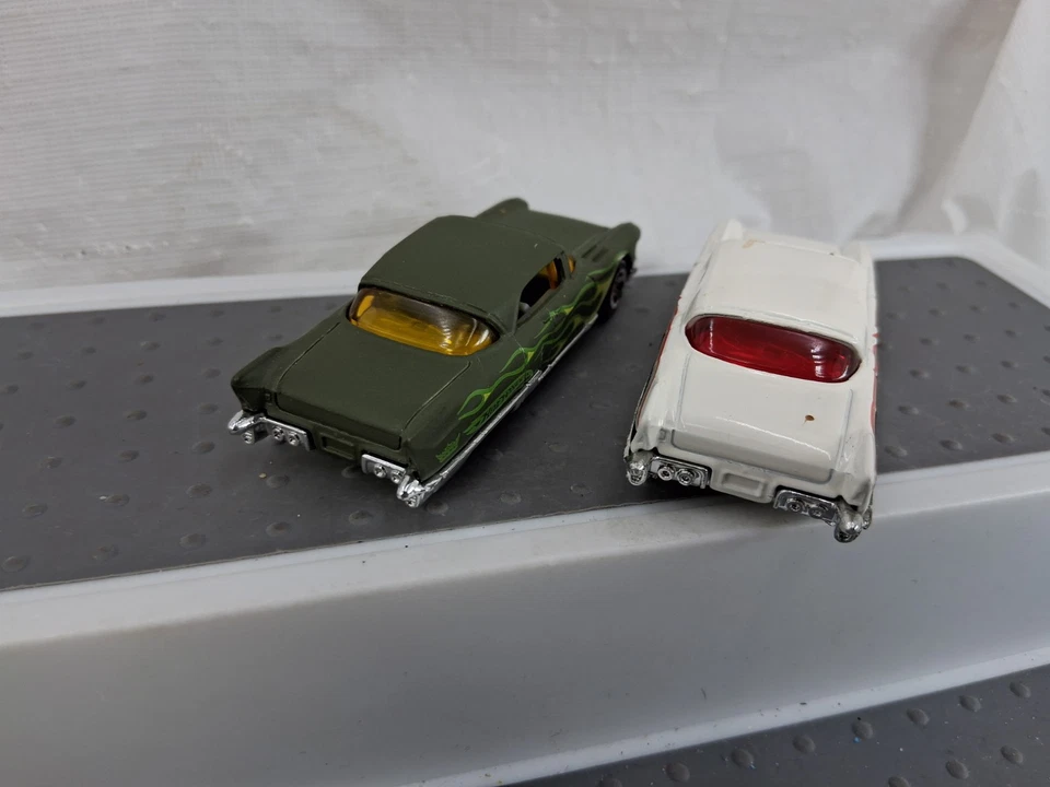 Hot Wheels 1957 Cadillac Eldorado Brougham lote de 2 planos verdes blancos fundidos a presión Foto 4 de 4