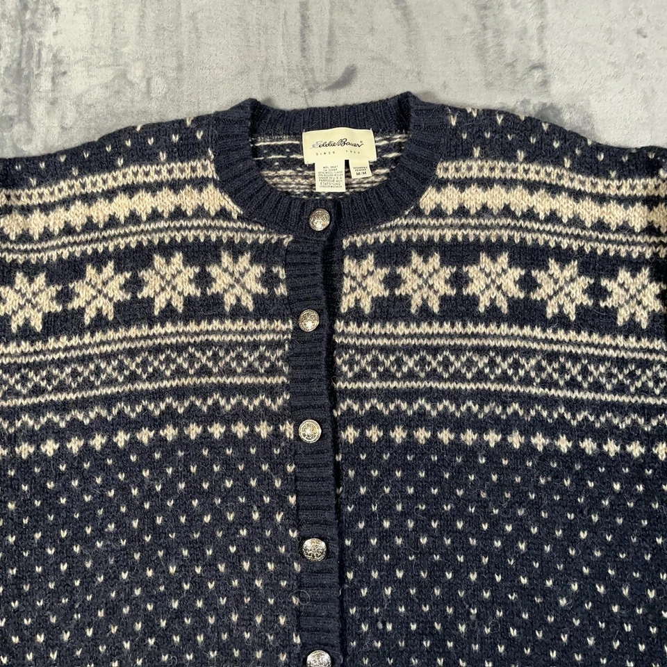 Cardigã Vintage Eddie Bauer Suéter Feminino Médio Azul Marinho Ilha Justa Lã EUA - Imagem 2 de 4
