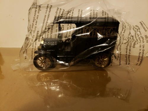 Ertl J.C. Penney 1912 Ford Open Front Panel side Bank - Picture 4 of 6