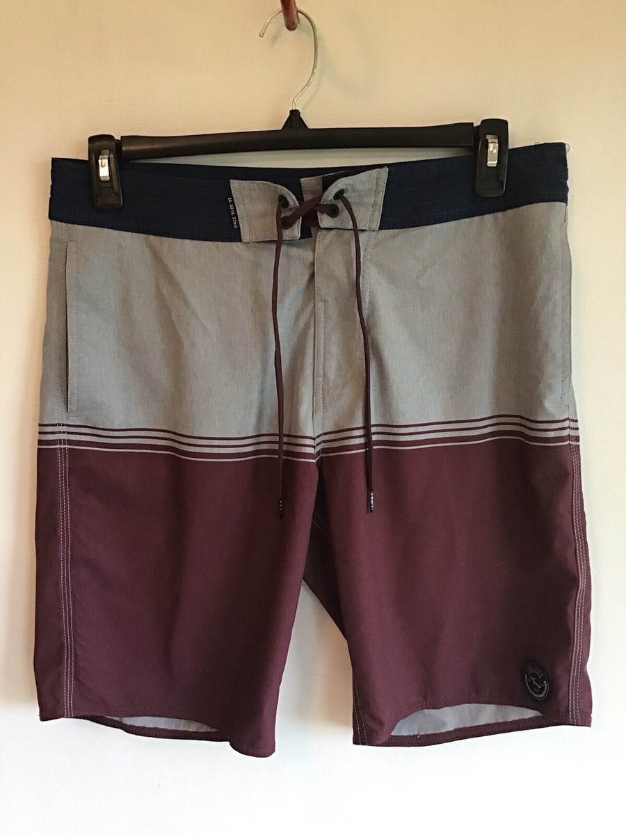Lost at sea board shorts surf trunks mens 33, Gray and red, pockets,  drawstring