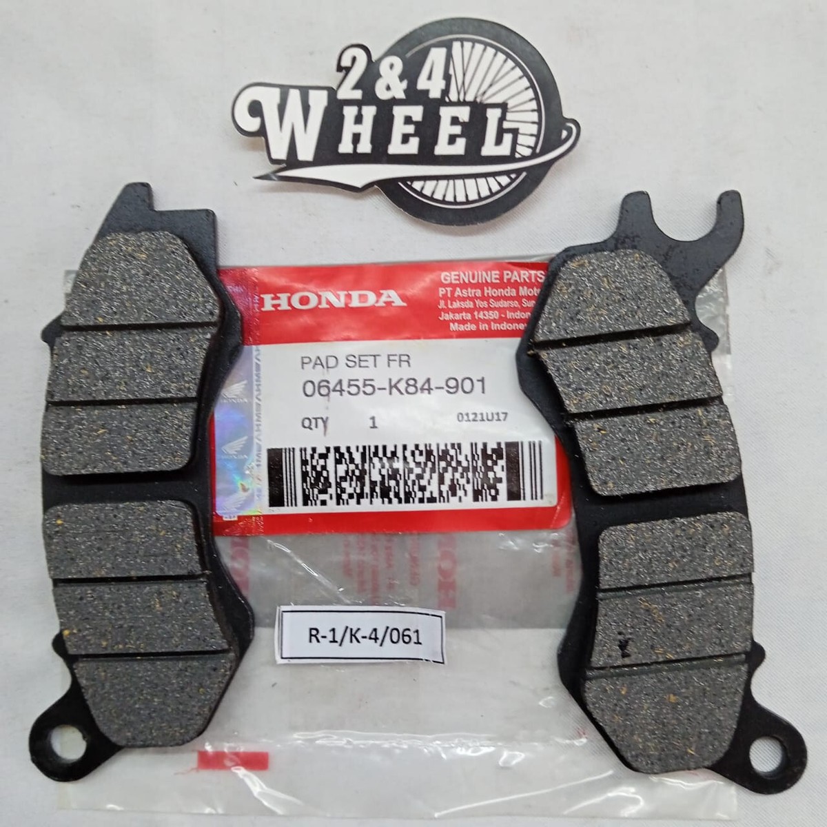 FRONT BRAKE PADS HONDA PCX125 06455-K84-901 NEW | eBay