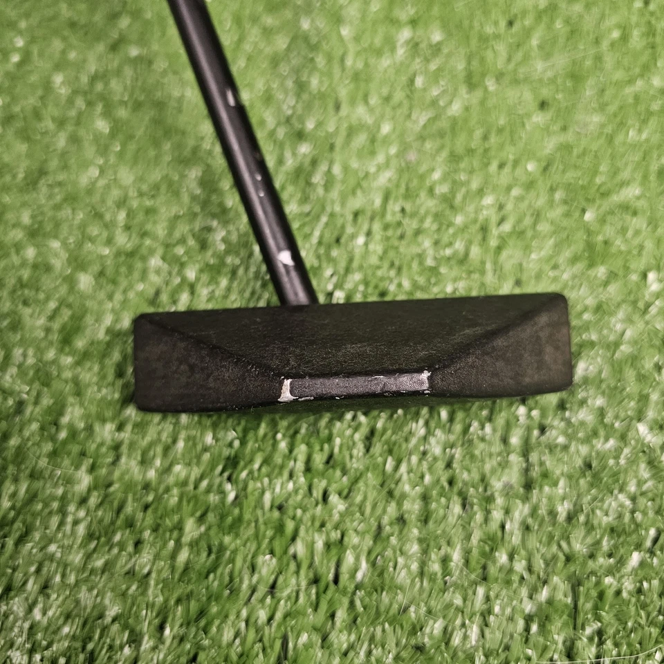 The SeeMore Putter with Ground Plumb Center Shafted Mid Mallet 34.5" Putter RH - Image 4 of 4