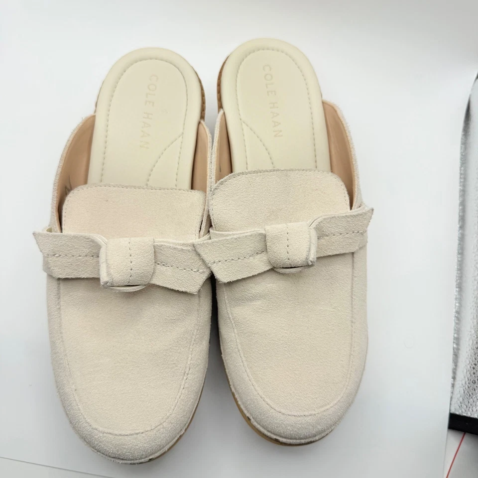Zuecos de gamuza con lazo para todo el día Cole Haan nuevos sin etiquetas cómodos crema talla 8 Foto 2 de 4