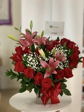 Naturalia Flowers Fresh Bouquet Arrangement Roses Lilies Carnations