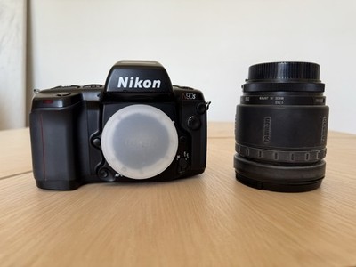 Nikon 35mm SLR Film Camera Body with 28mm-200mm Lense And SB-26 Flash System 