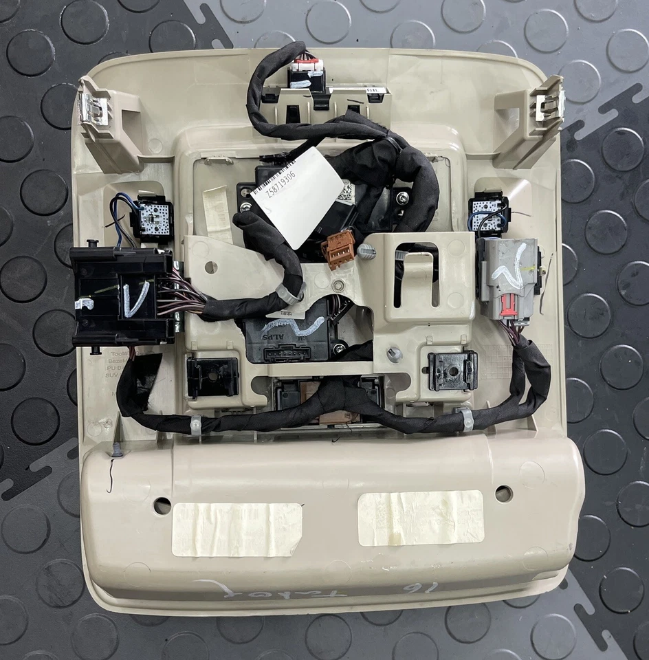 2015-2020 CHEVROLET TAHOE ВЕРХНЯЯ КОНСОЛЬ КАРТА КУПОЛ ЛАМПА OEM - Изображение 2 из 4