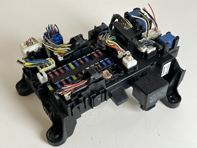 2010 SUZUKI GRAND VITARA Relay/Fuse Box Engine Compartment 38610-84F21 OEM