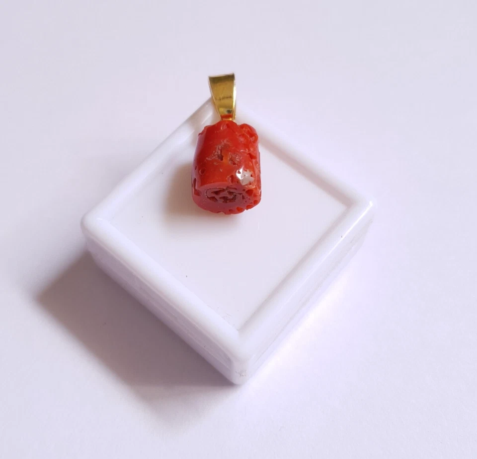 Colgante Coral Rojo Natural Cuentas Italia Coral Colgante Hecho a Mano Collar Colgante. Foto 3 de 4