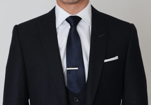 White handkerchief for best sale suit