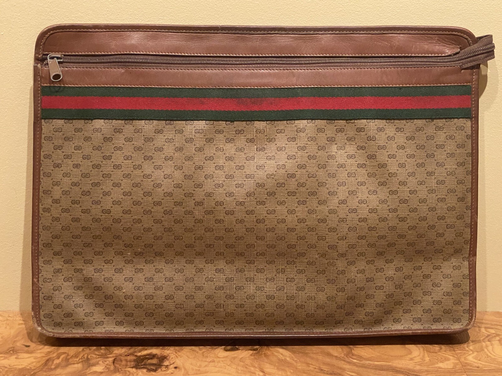 VTG AUTHENTIC GUCCI Portfolio Document Case  Zip … - image 1