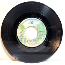 LEO SAYER: HOW MUCH LOVE / I HEAR THE LAUGHTER (1976) Vinyl 45 RPM Pop Rock Funk