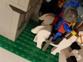 LEGO 6080 King's Castle 1984 Lion Knights Castle Lion 100% Complete 6080-1