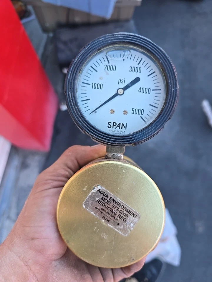 Regulador reductor de alta presión Aqua Environment modelo 873-5000 6000 psi pulgadas, 0-5 Foto 2 de 4