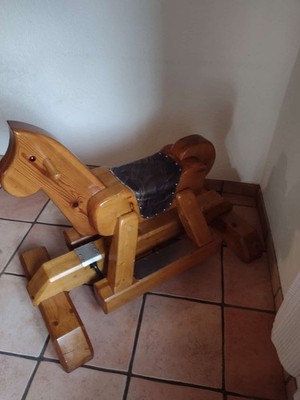 Schaukelpferd Maxi Special Edition aus Massivholz, für eine Sparkasse gefertigt