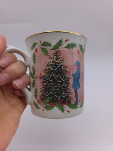 Lenox Santa's Holiday Journey "Santa's Toyshop" Mug Cup - Picture 4 of 7