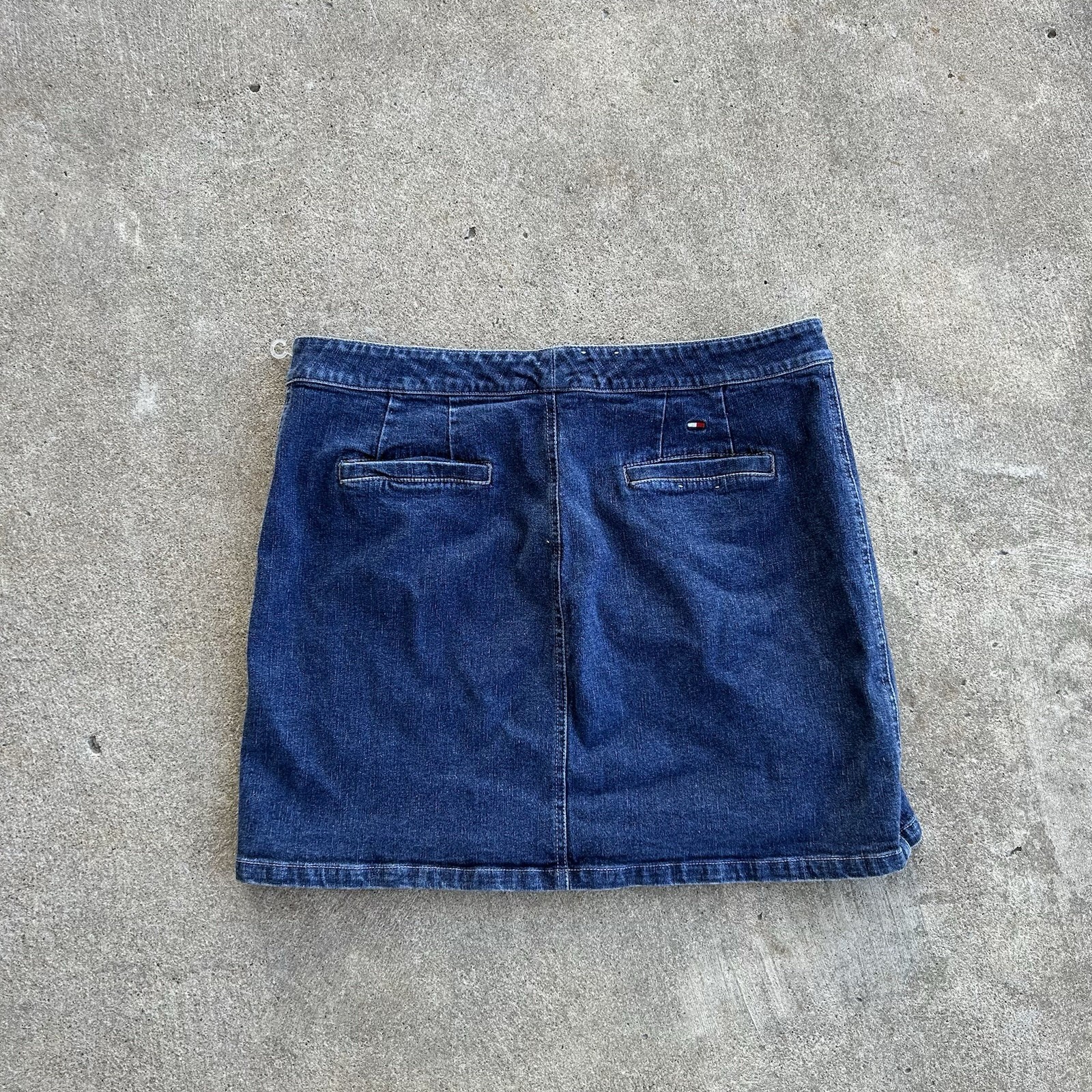 VTG 1999 Tommy Hilfiger Denim Skirt Size 14 Dark Blue Wash Vintage 90s