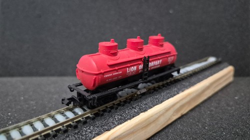 N Scale Tank Car Lion Oil Company SHPX #19314 Rapido Couplers  (No Box) | Zustand: Used