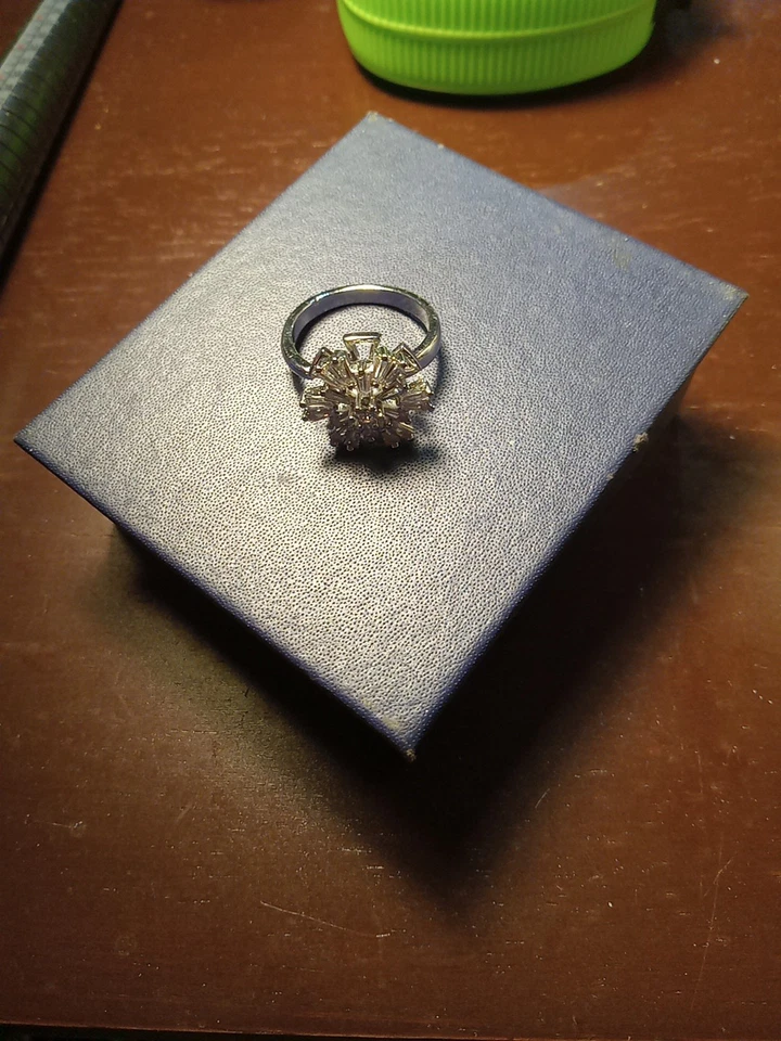 Anel giratório tom prata, tamanho 8,5 ajustável. - Imagem 3 de 4