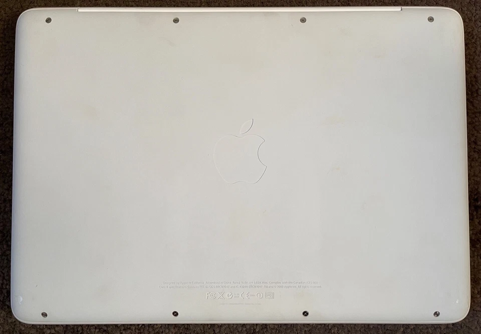 Usado Apple Macbook 2009 Blanco 13" Intel 2.4GHZ Core 2 Dúo 2GB RAM 250GB HDD - Imagen 4 de 4