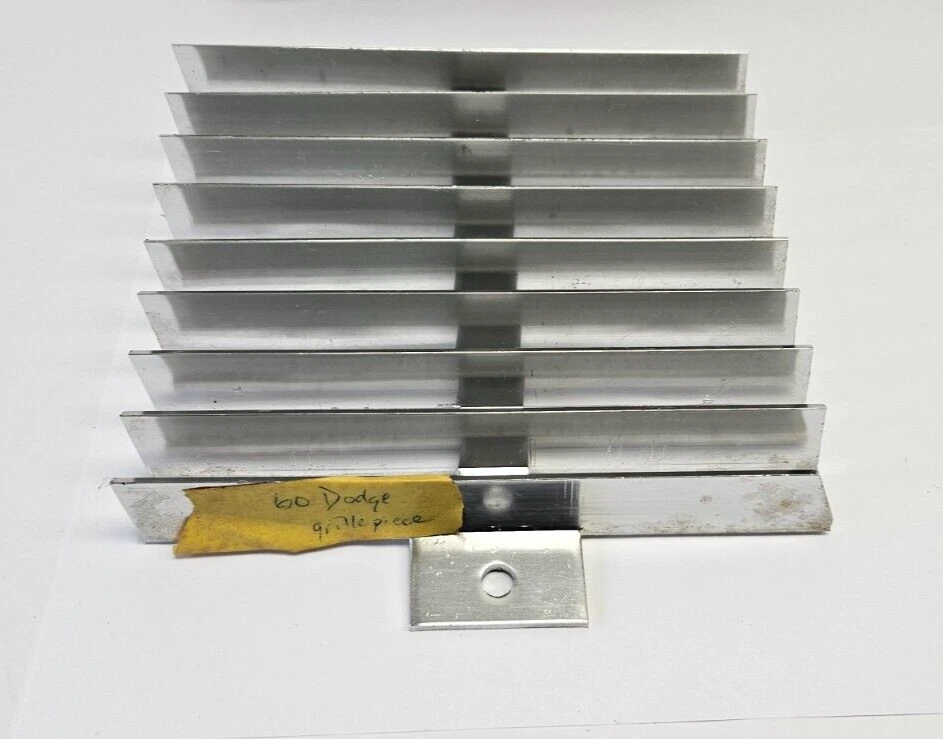 Dodge Polara Matador 1960 8 cilindros centro derecho # 1 barra de rejilla del radiador 1903550 nuevo de stock Foto 4 de 4