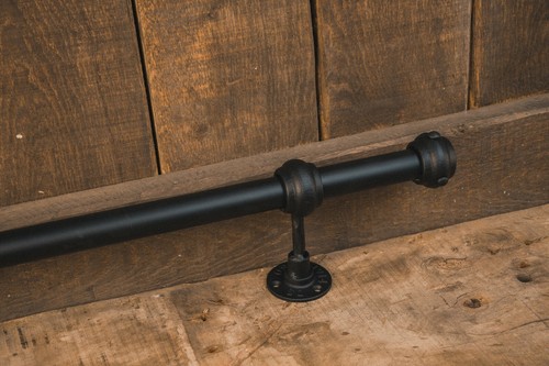 Industrial foot rail, black, home bar, vintage,metal, cast iron, kitchen, bar - Picture 7 of 9