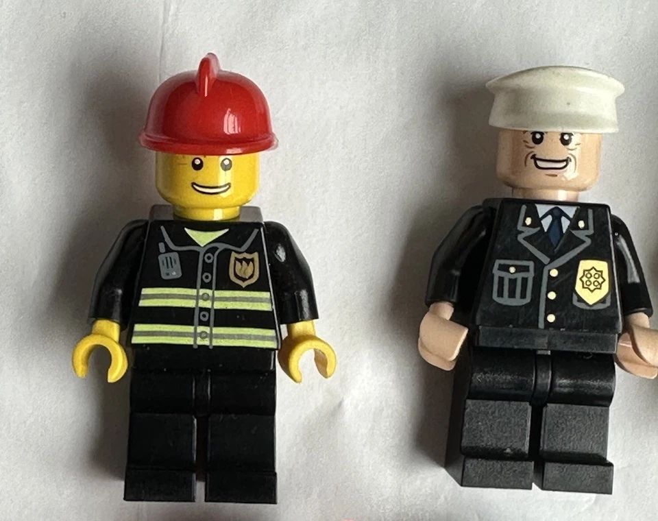 LEGO Lote De 5 Minifiguras Oficial De Policía Buceo Espacio Astronauta Bombero Uniforme Foto 2 de 4