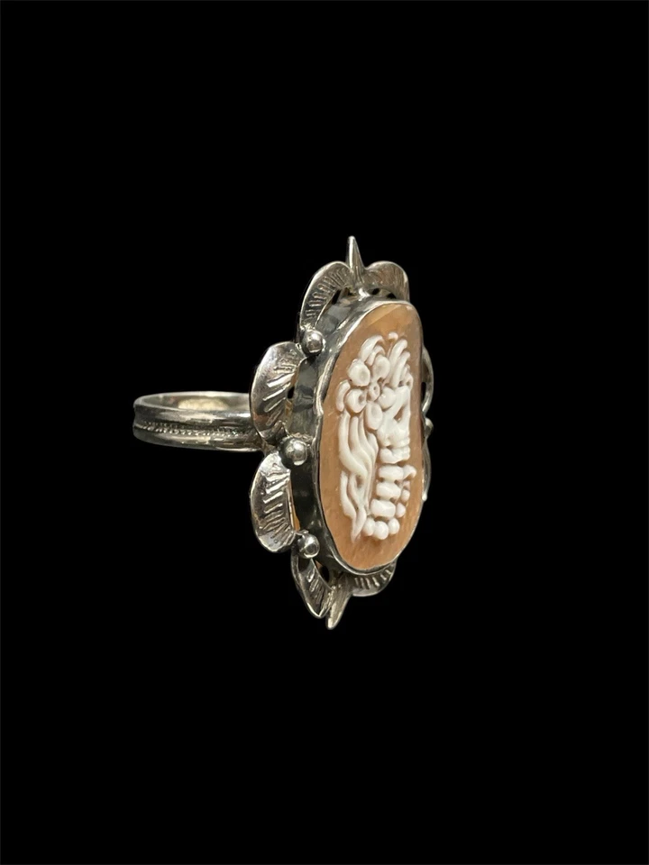 Anello Con Cameo Raffigurante Donna Teschio - Immagine 4 di 4