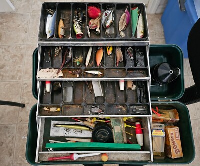 Vintage Umco 1000 A metal tackle box full of metal and wooden baits and more - AAA Auction and
