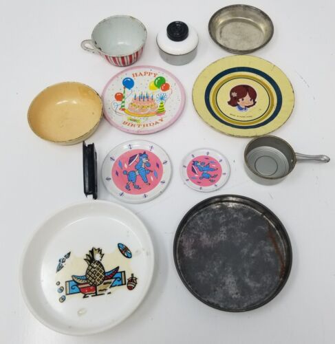Toy Miniature Kitchen Plates Pans Metal Hong Kong USA Set of 11 Playset 1970s - Picture 1 of 10