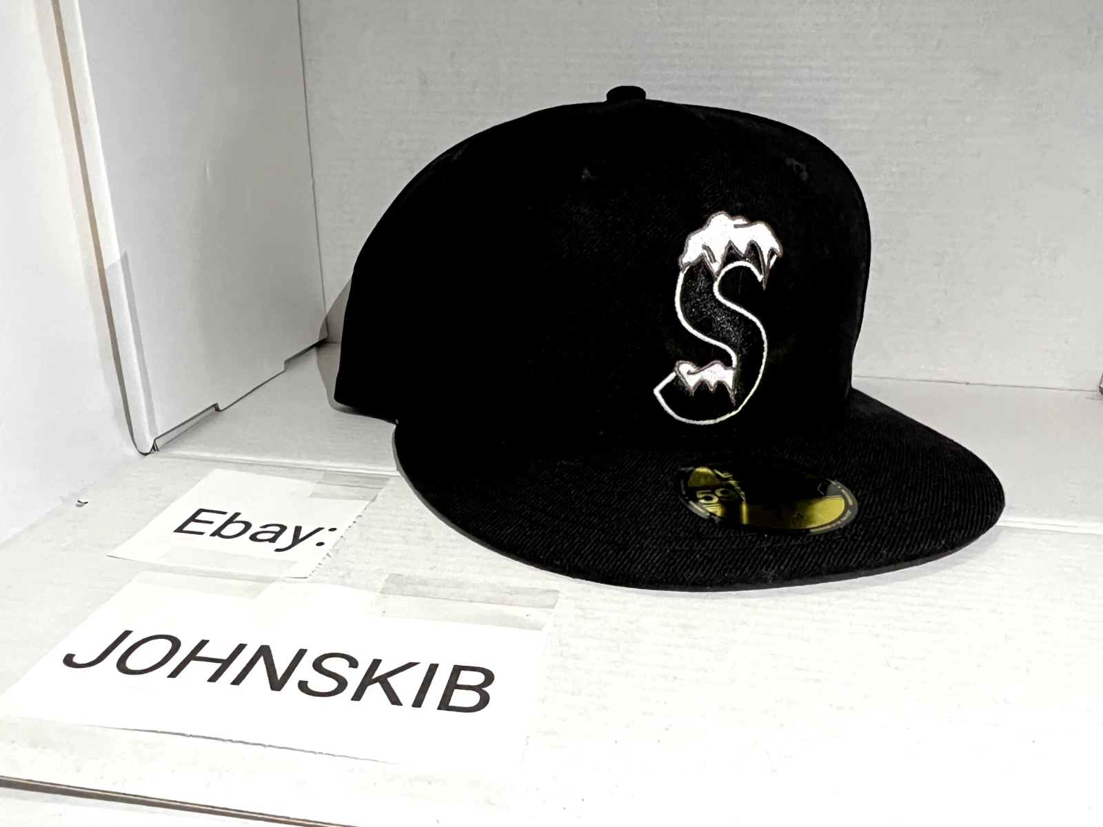Rare* Logo Supreme S New Era 7 1/4 Noir F/W20 Saison Tout Neuf DS